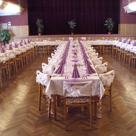 Hotel Morava Jevíčko Εξωτερικό φωτογραφία