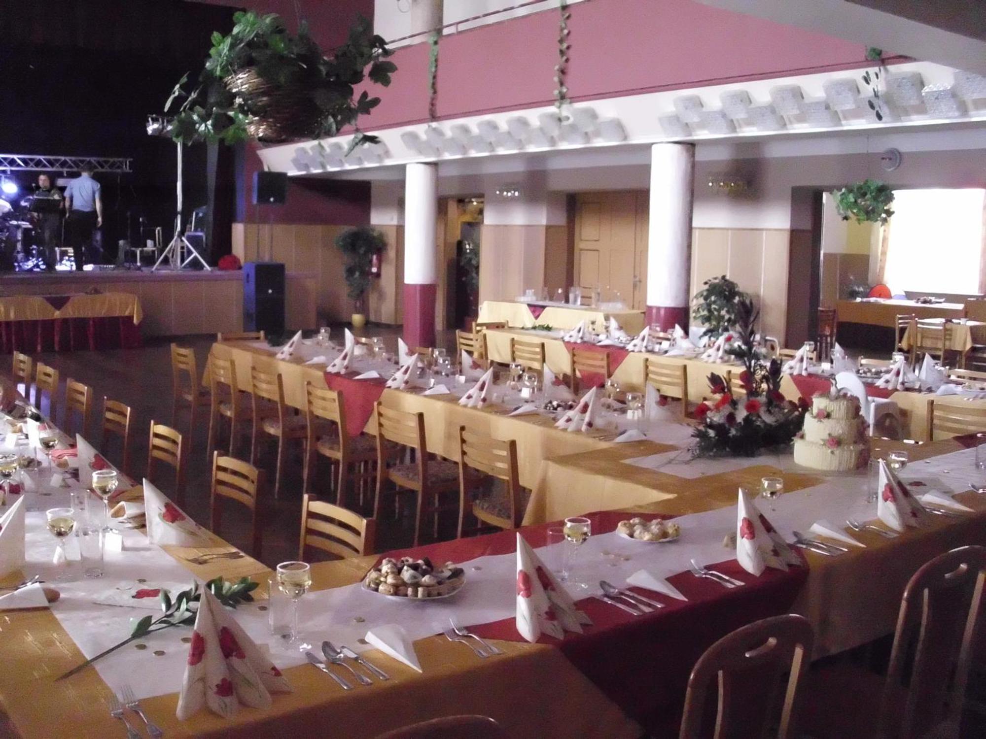 Hotel Morava Jevíčko Εξωτερικό φωτογραφία